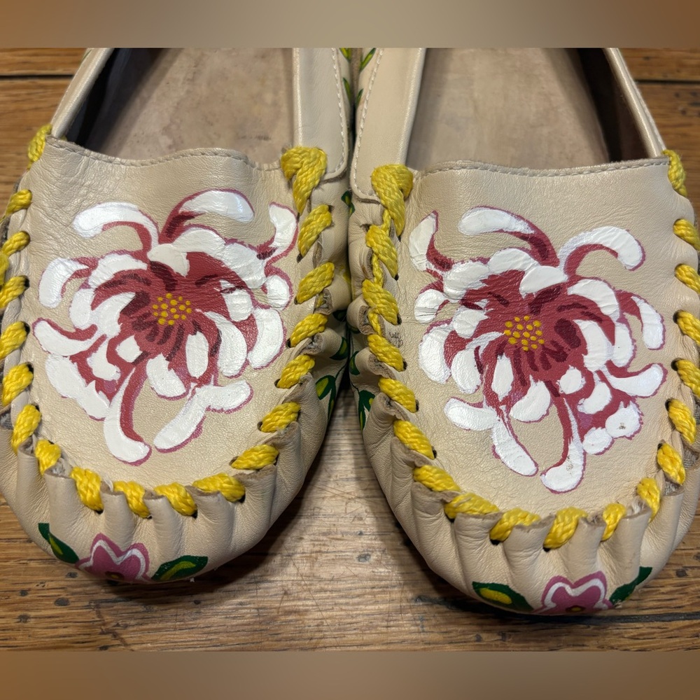 KENZIE Leather Doony Moccasin Flats Boho Painted Flowers Whip Stitched Womens 6 - Picture 3 of 7